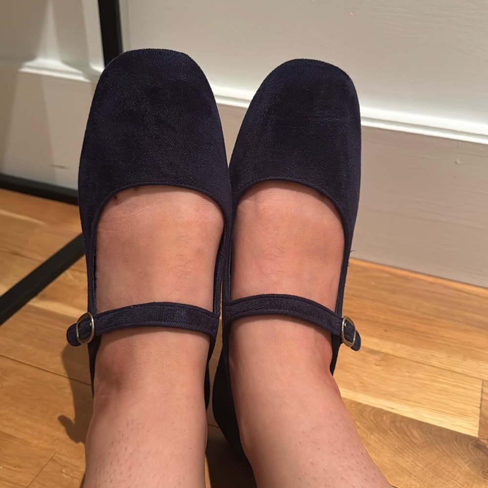 Gap x doen navy flats